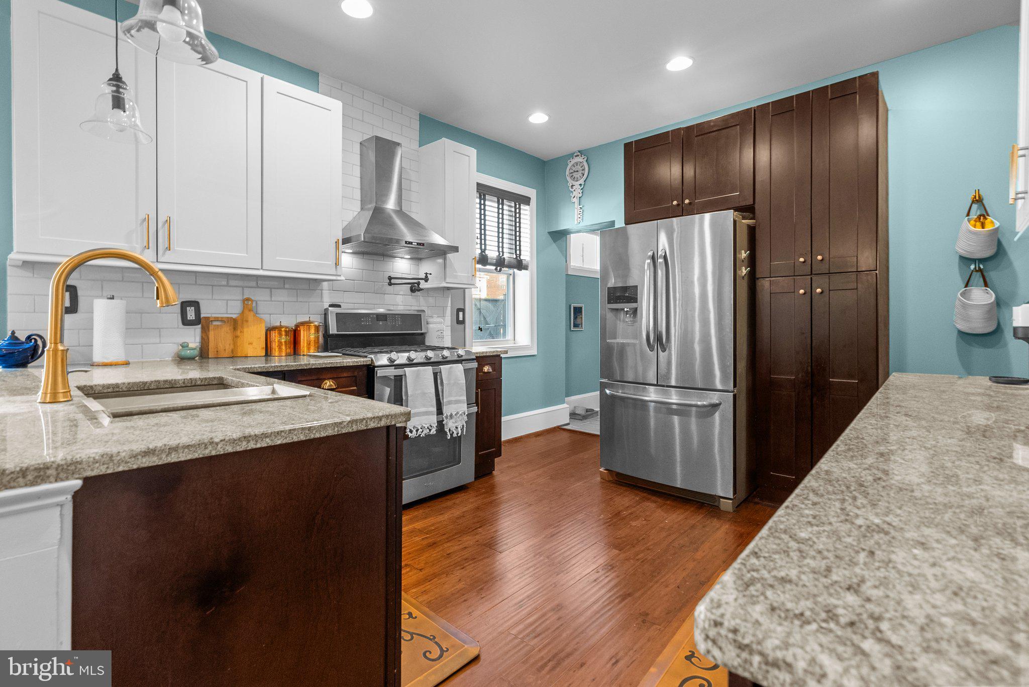421 Righter Street Philadelphia, PA 19128 - Photo 12 of 40 Updated kitchen with granite counter tops