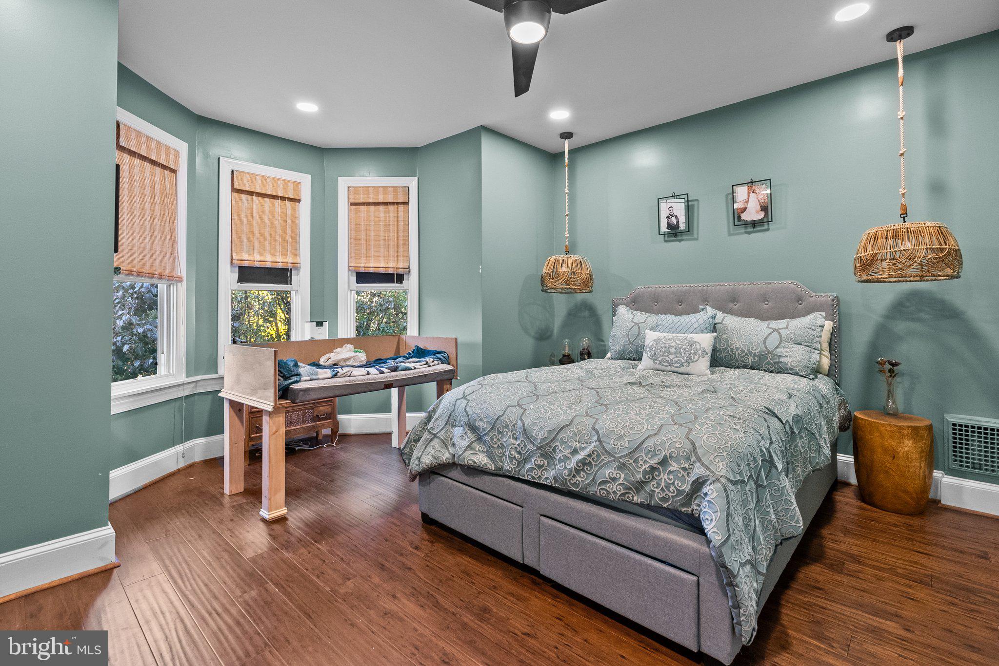 421 Righter Street Philadelphia, PA 19128 - Photo 23 of 40 Primary Bedroom