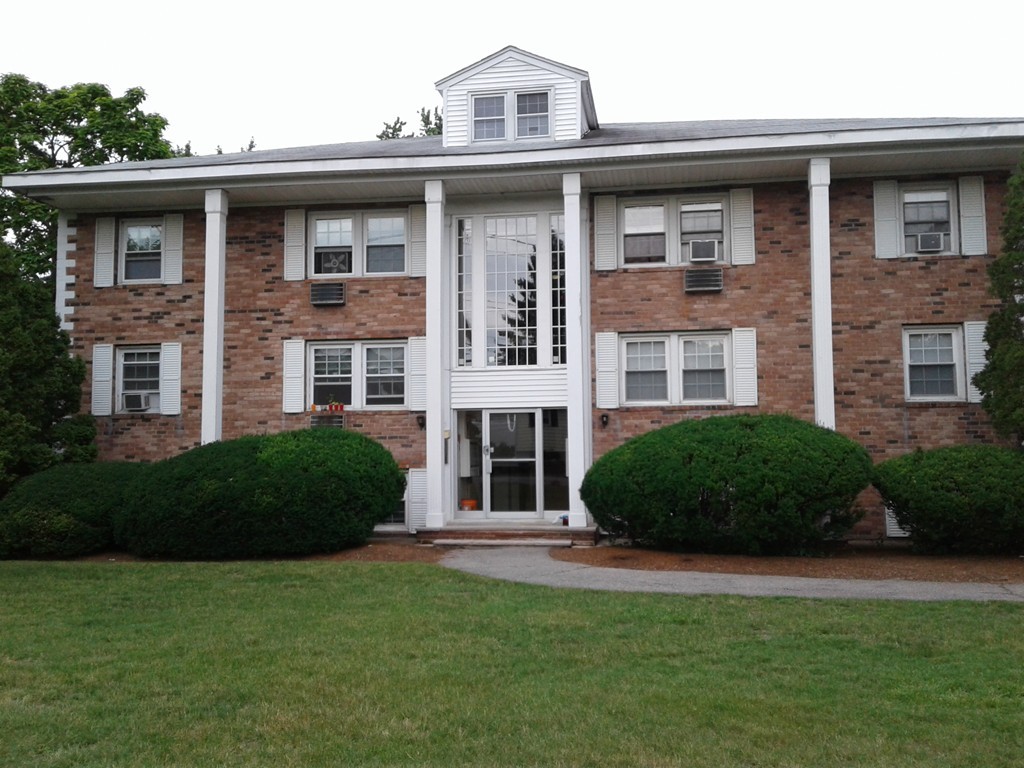 53 North Billerica Road, Unit 1 Lowell, MA 01852 - Photo 4 of 11 Gallery Image 4