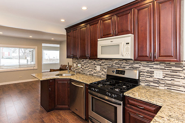 26411 West Vincent Court Ingleside, IL 60041 - Photo 3 of 10
