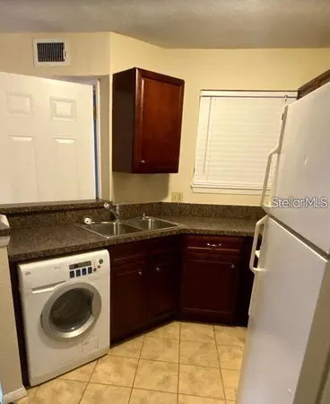 $1,200 | 1940 Lake Atriums Circle, Unit 92, Orlando, FL 32839