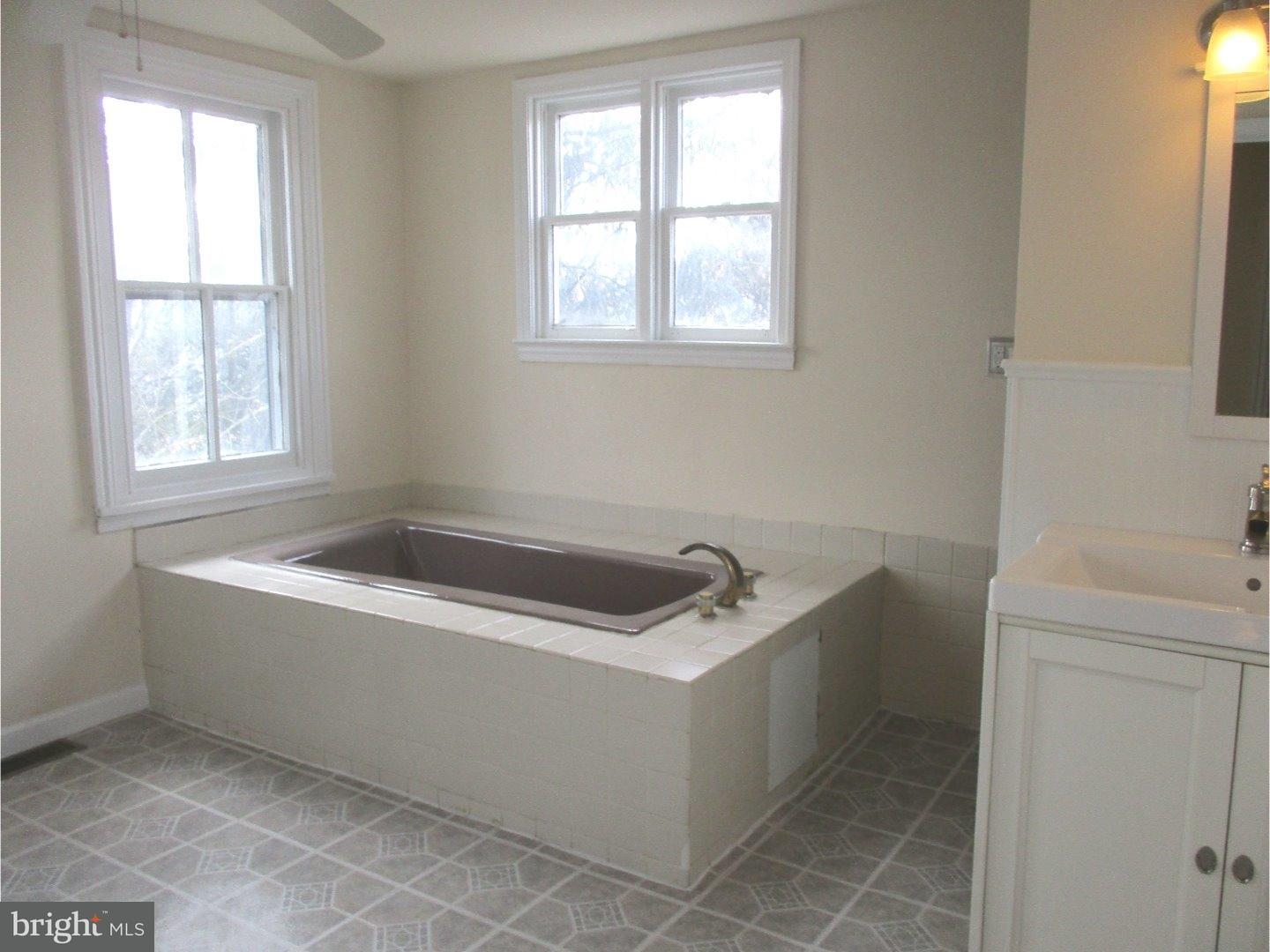 4124 Rhawn Street Philadelphia, PA 19136 - Photo 18 of 25 Bathroom