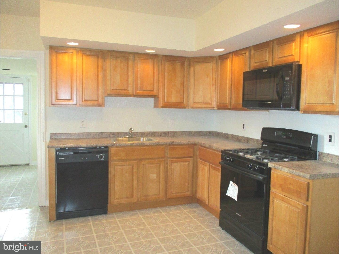 4124 Rhawn Street Philadelphia, PA 19136 - Photo 9 of 25 Kitchen
