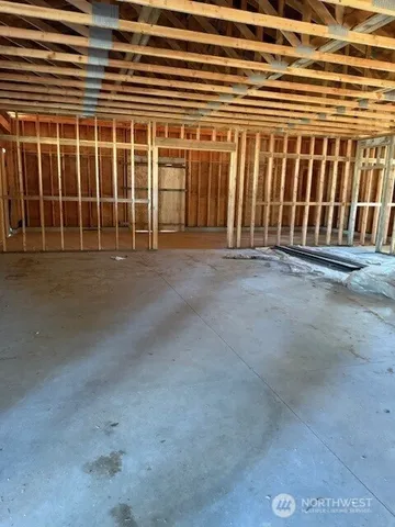 a view of a back yard