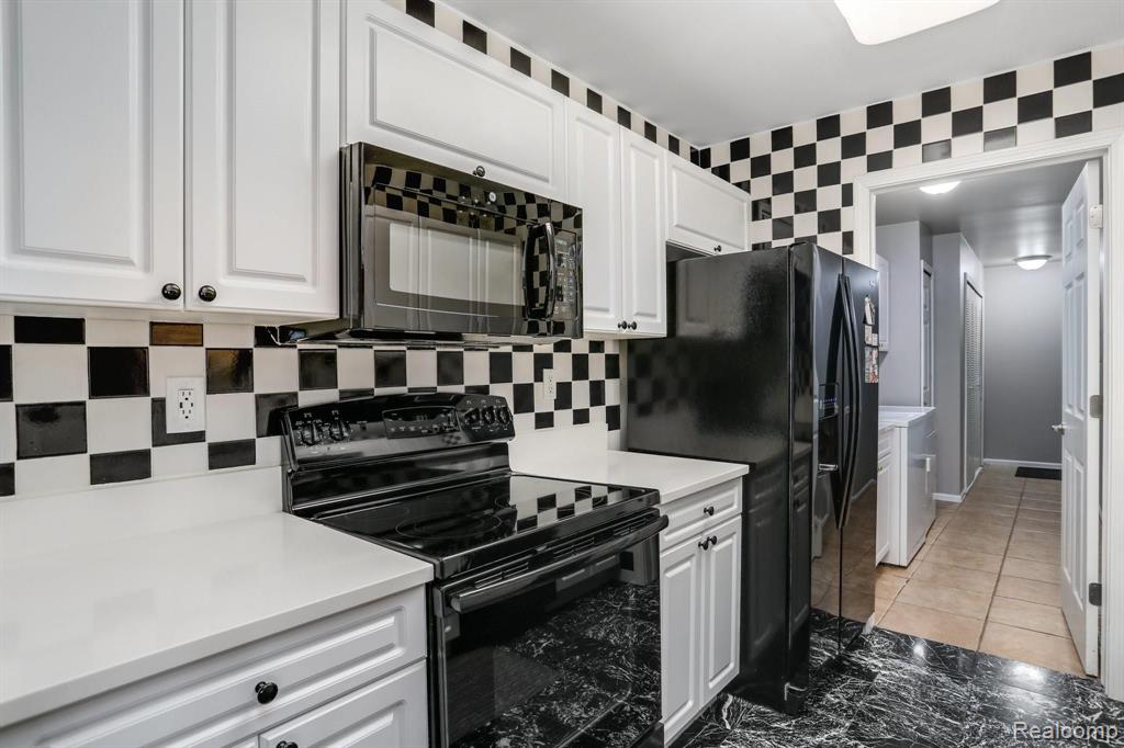 3601 Oakmonte Boulevard Rochester, MI 48306 - Photo 8 of 29