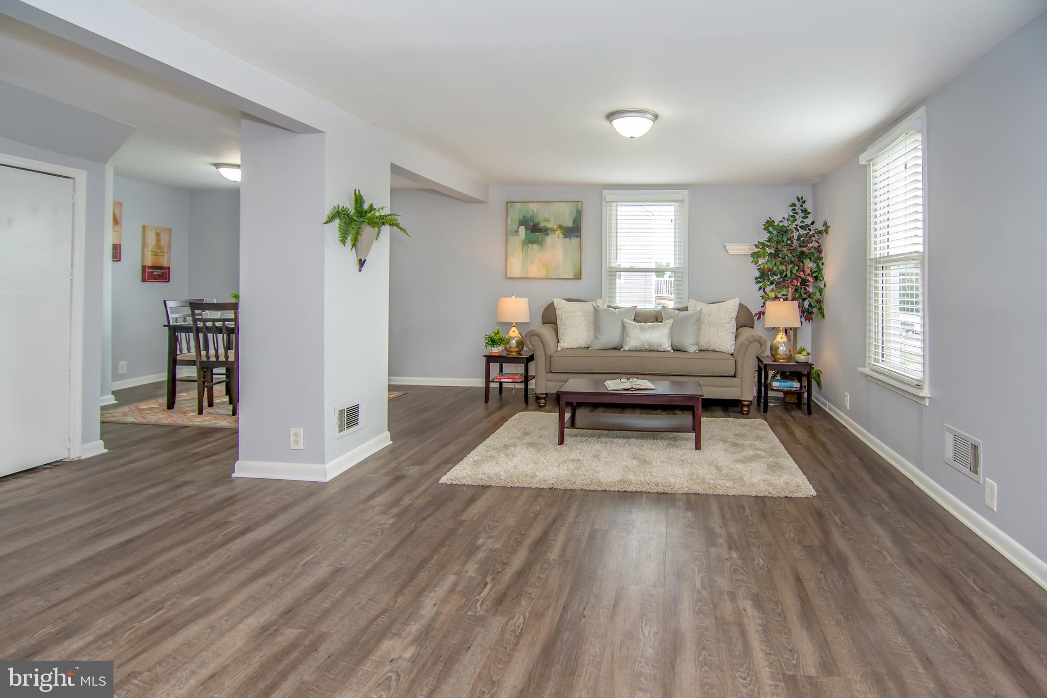 8226 Bon Air Road Baltimore, MD 21234 - Photo 4 of 28 Living Room