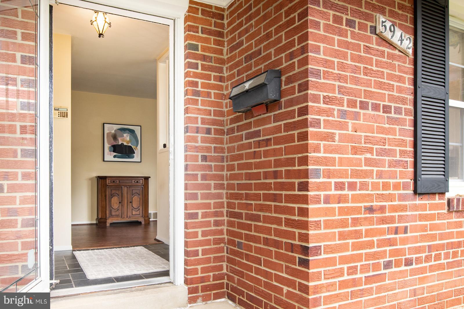 5942 Atteentee Road Springfield, VA 22150 - Photo 2 of 38 Gracious Entry
