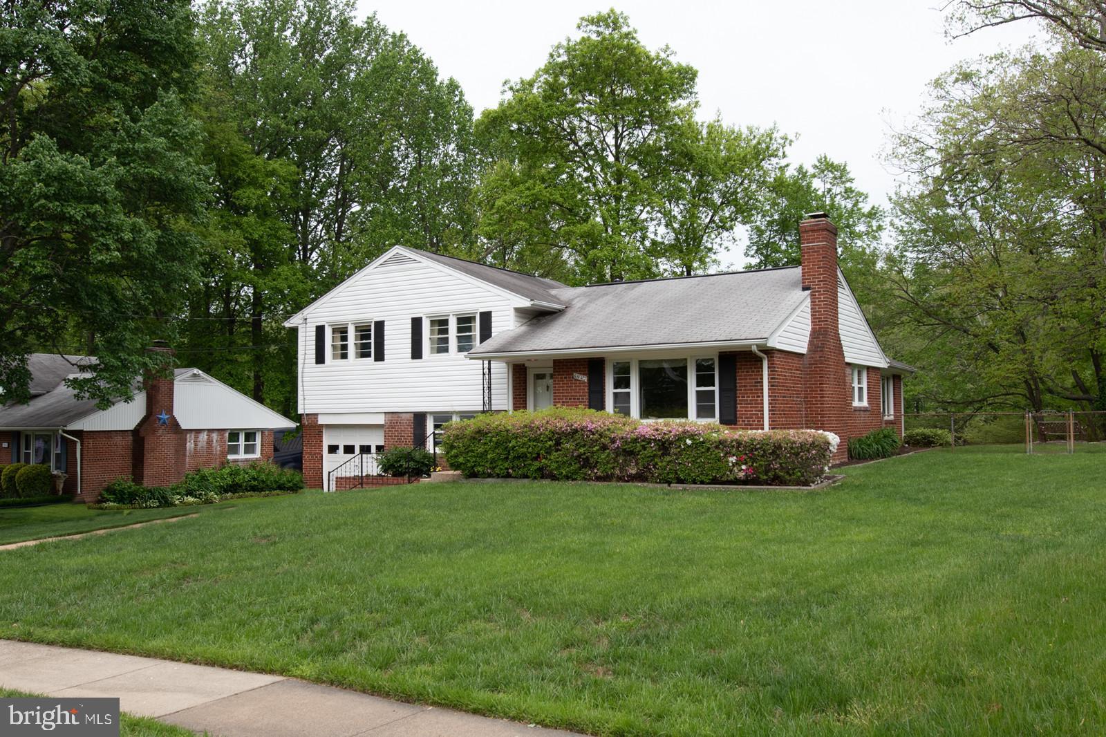 5942 Atteentee Road Springfield, VA 22150 - Photo 29 of 38 Wonderful Street with Sidewalks