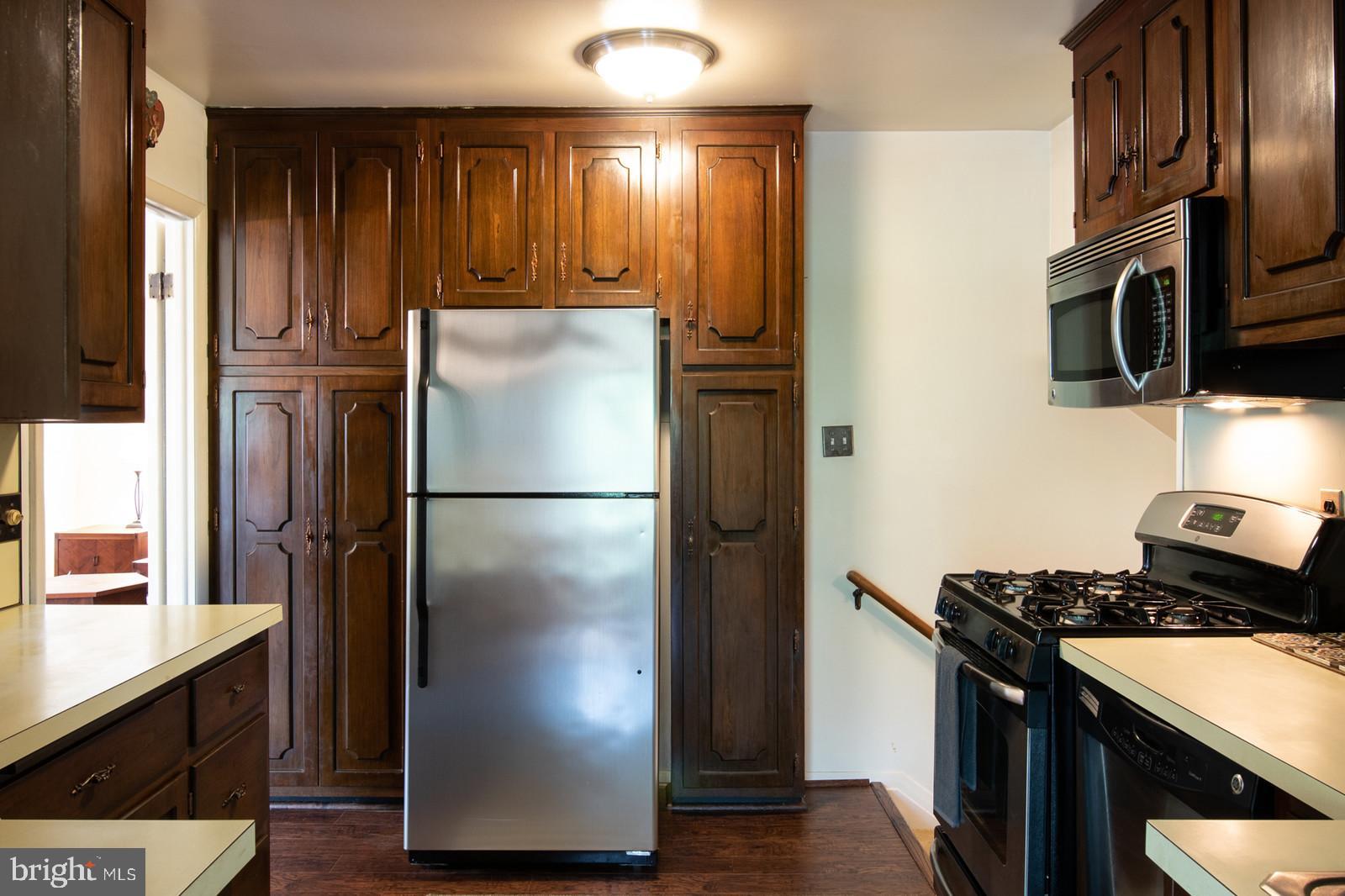 5942 Atteentee Road Springfield, VA 22150 - Photo 7 of 38 Kitchen with Lots of Storage