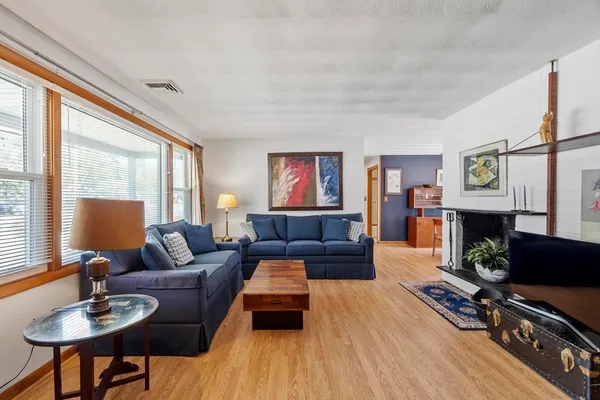 $649,000 | 20 Donna Road, Chelmsford, MA 01824