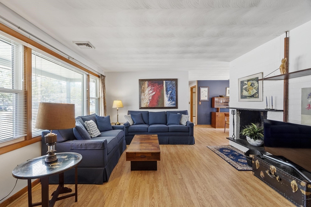 20 Donna Road Chelmsford, MA 01824 - Photo 6 of 24