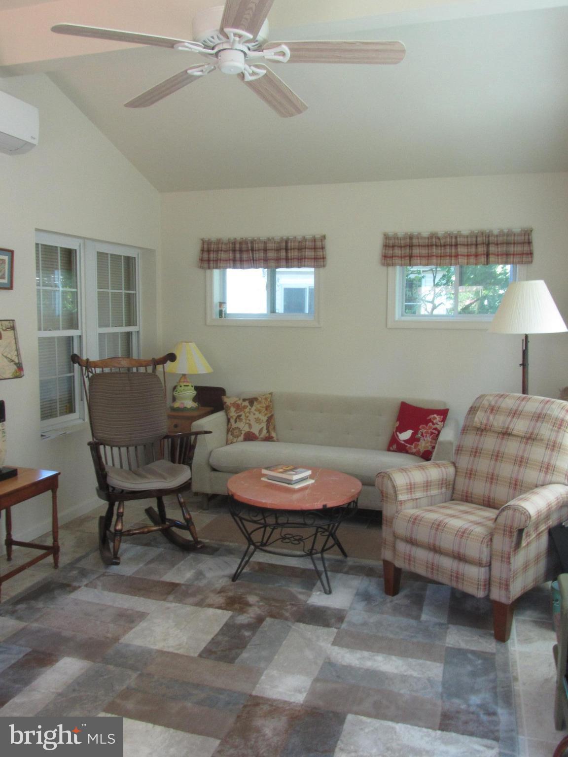 417 Range Road Baltimore, MD 21204 - Photo 8 of 30 Family Room with Ceiling Fan