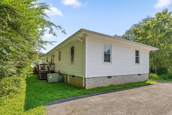 $900,000 | 11215 Dayton Pike, Soddy Daisy, TN 37379