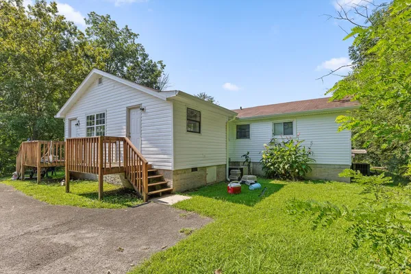 $900,000 | 11215 Dayton Pike, Soddy Daisy, TN 37379