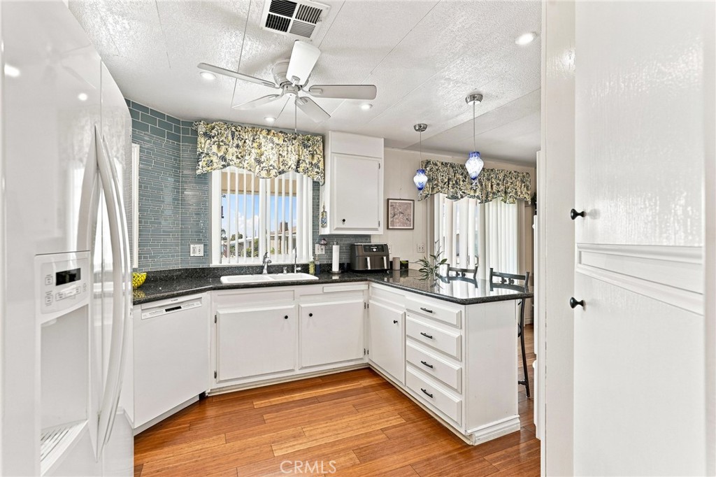 10210 Base Line Road, Unit 265 Rancho Cucamonga, CA 91701 - Photo 14 of 52 Kitchen