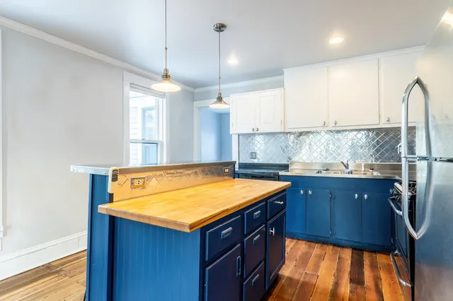 $1,800 | 1020 West Wayne Street, Unit 201, Fort Wayne, IN 46802