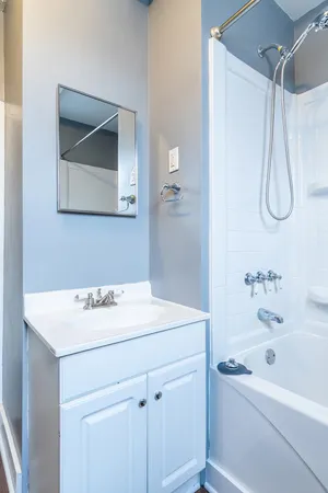 $1,800 | 1020 West Wayne Street, Unit 201, Fort Wayne, IN 46802