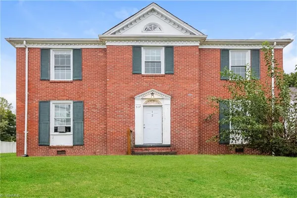 $750,000 | 517 Willow Street, Mount Airy, NC 27030
