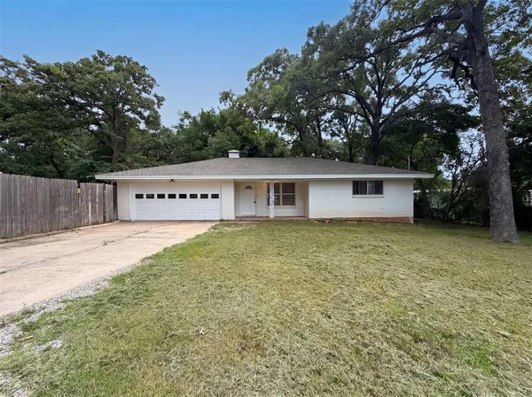 $215,000 | 437 Denison Drive, Pottsboro, TX 75076
