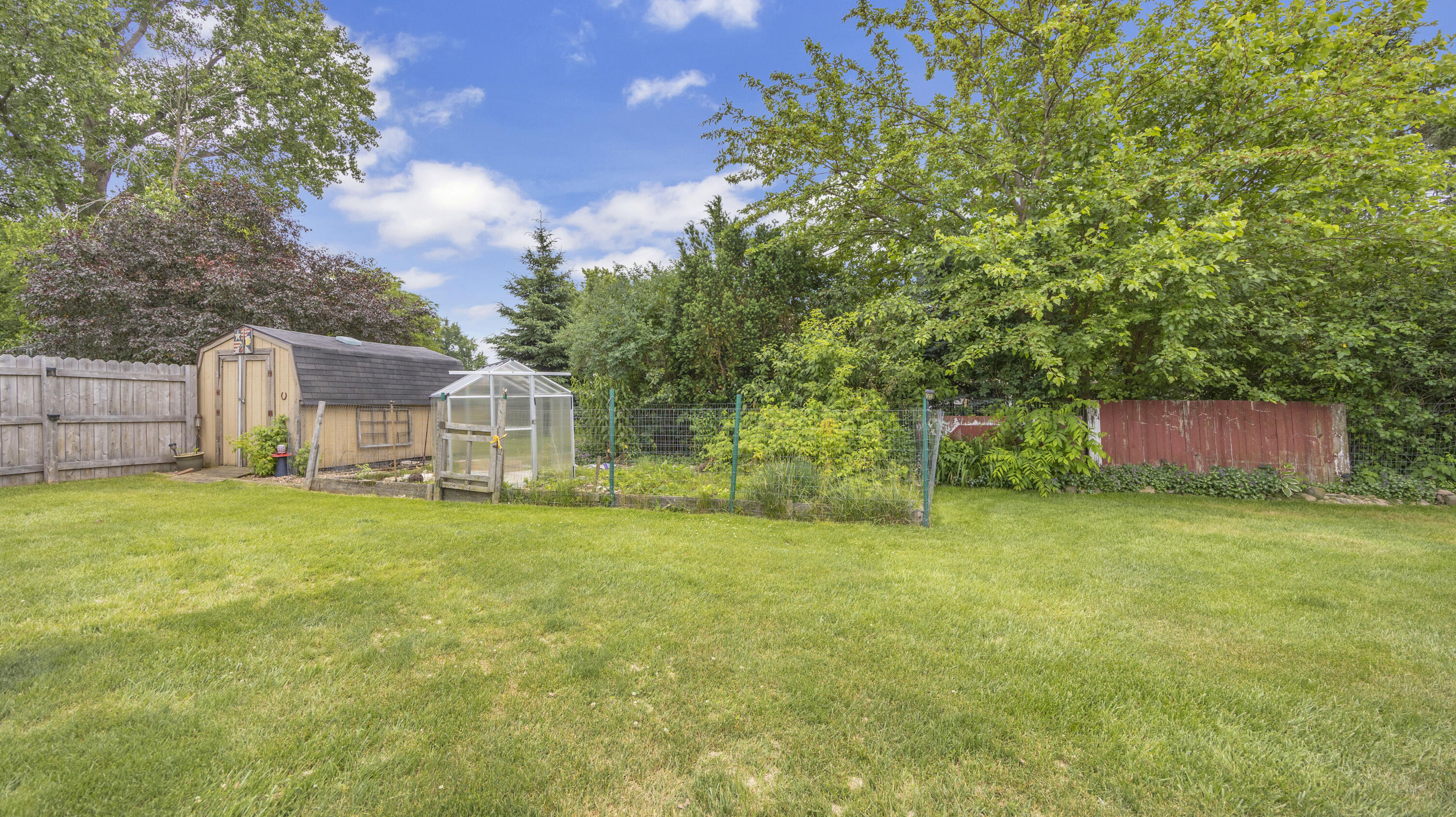 707 Goldfinch Lane Howards Grove, WI 53083 - Photo 23 of 27 Back Yard