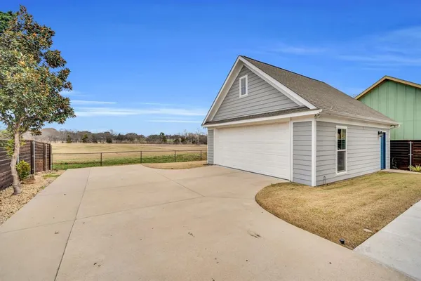 $3,300 | 209 Cody Hunter, Midlothian, TX 76065