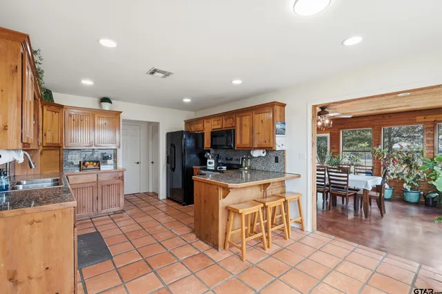 $634,200 | 8919 Cr 2310 Sulphur Springs, Pickton, TX 75471