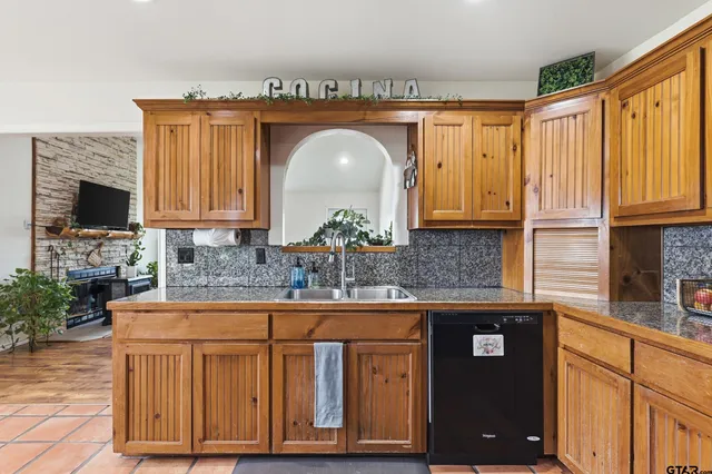 $634,200 | 8919 Cr 2310 Sulphur Springs, Pickton, TX 75471