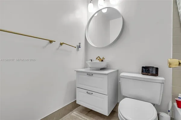 $250,000 | 7060 Northwest 179th Street, Unit 210, Hialeah, FL 33015