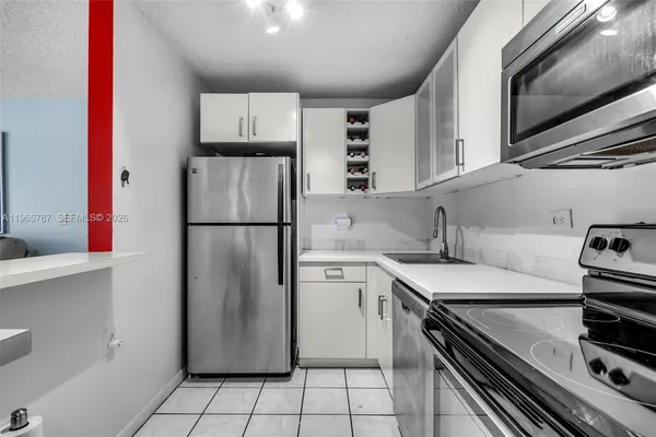 $250,000 | 7060 Northwest 179th Street, Unit 210, Hialeah, FL 33015