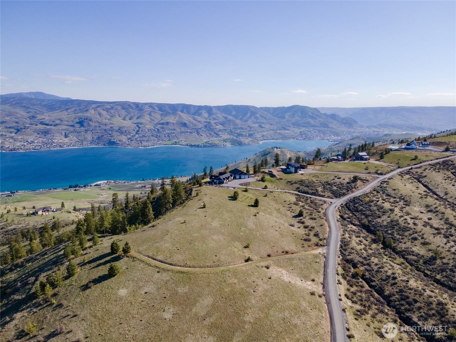 282 Hawks Ridge Road Chelan, WA 98816 - Photo 7 of 17