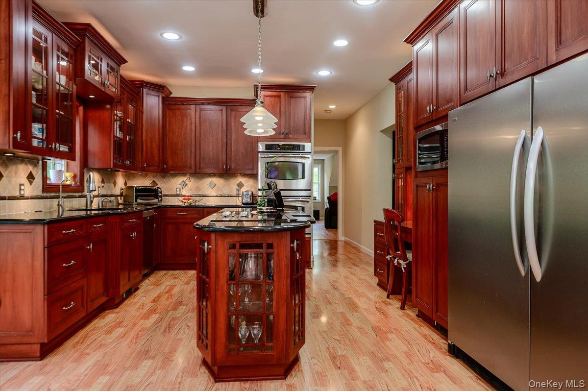 24 Muscoot Road East Mahopac, NY 10541 - Photo 11 of 46