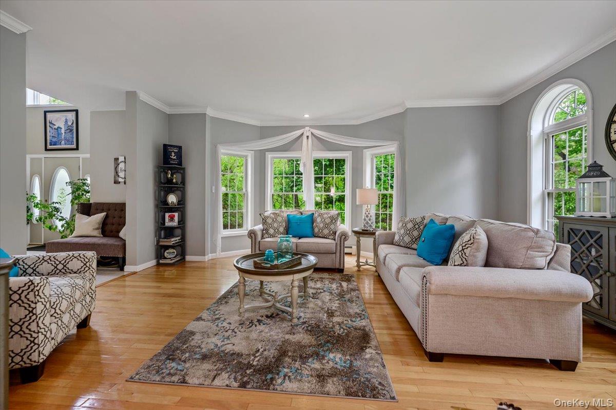 24 Muscoot Road East Mahopac, NY 10541 - Photo 6 of 46