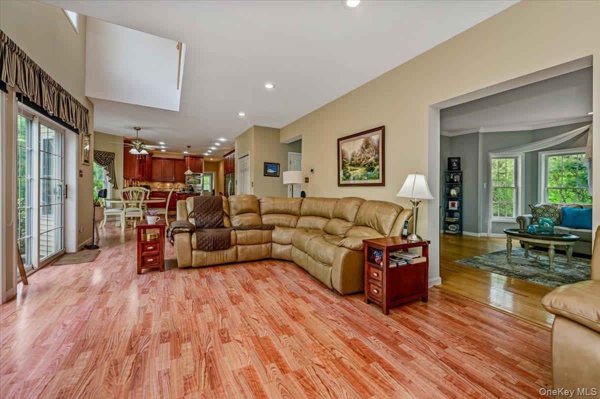24 Muscoot Road East Mahopac, NY 10541 - Photo 9 of 46