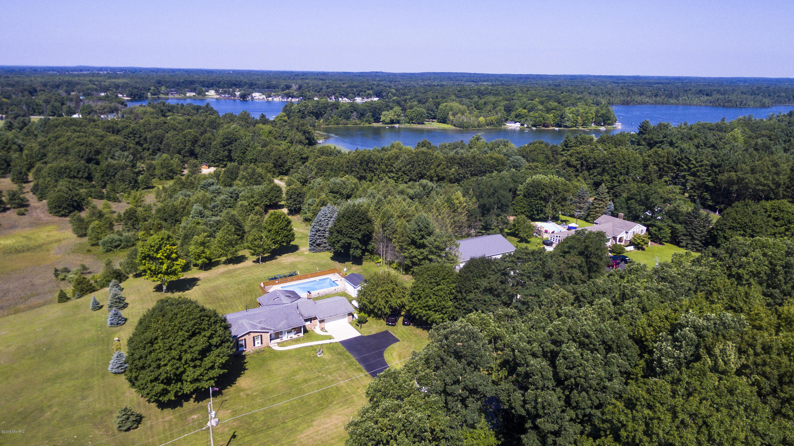 1842 Vining Road Greenville, MI 48838 - Photo 1 of 68 20160804-DJI_0152