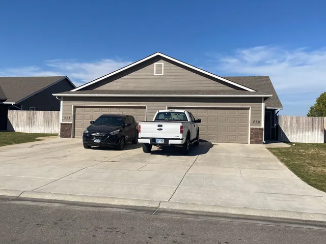 $666,000 | 458 South Longbranch Drive, Unit 6, Maize, KS 67101
