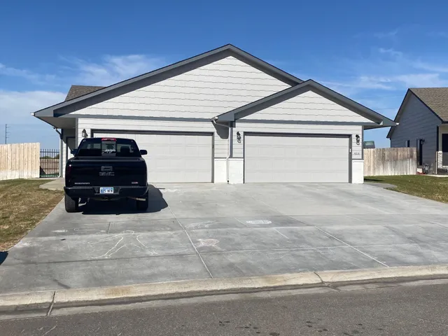 $666,000 | 458 South Longbranch Drive, Unit 6, Maize, KS 67101