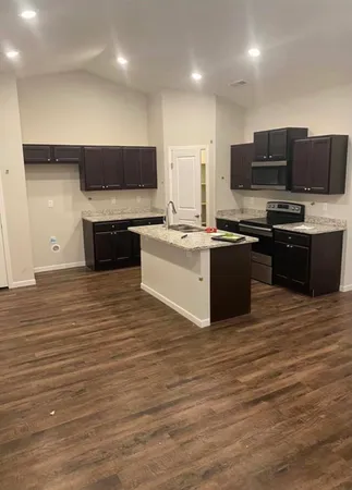 $666,000 | 458 South Longbranch Drive, Unit 6, Maize, KS 67101