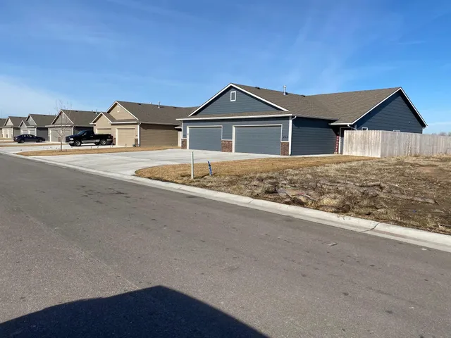 $666,000 | 458 South Longbranch Drive, Unit 6, Maize, KS 67101