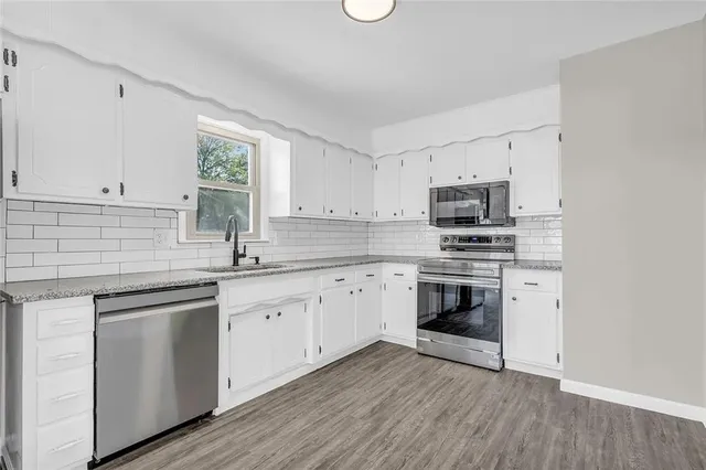 $2,500 | 1105 West Forest Drive, Olathe, KS 66061