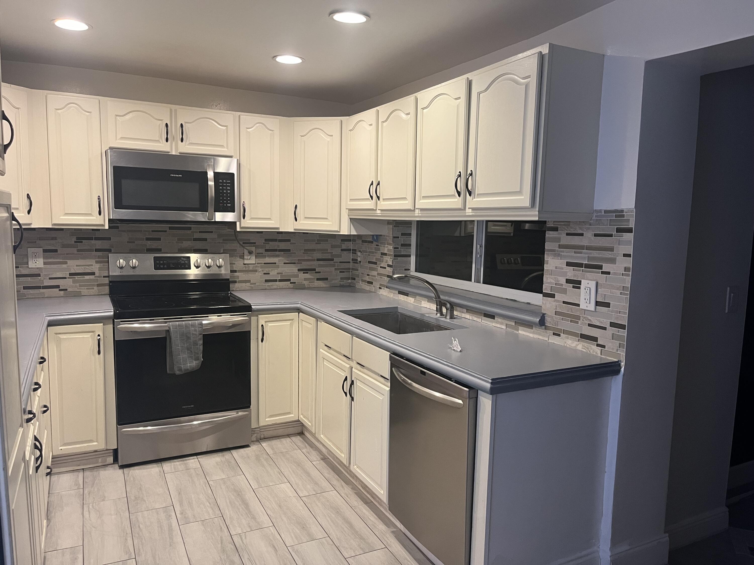 5714 Greene Street Hollywood, FL 33021 - Photo 1 of 17 IMG_2646