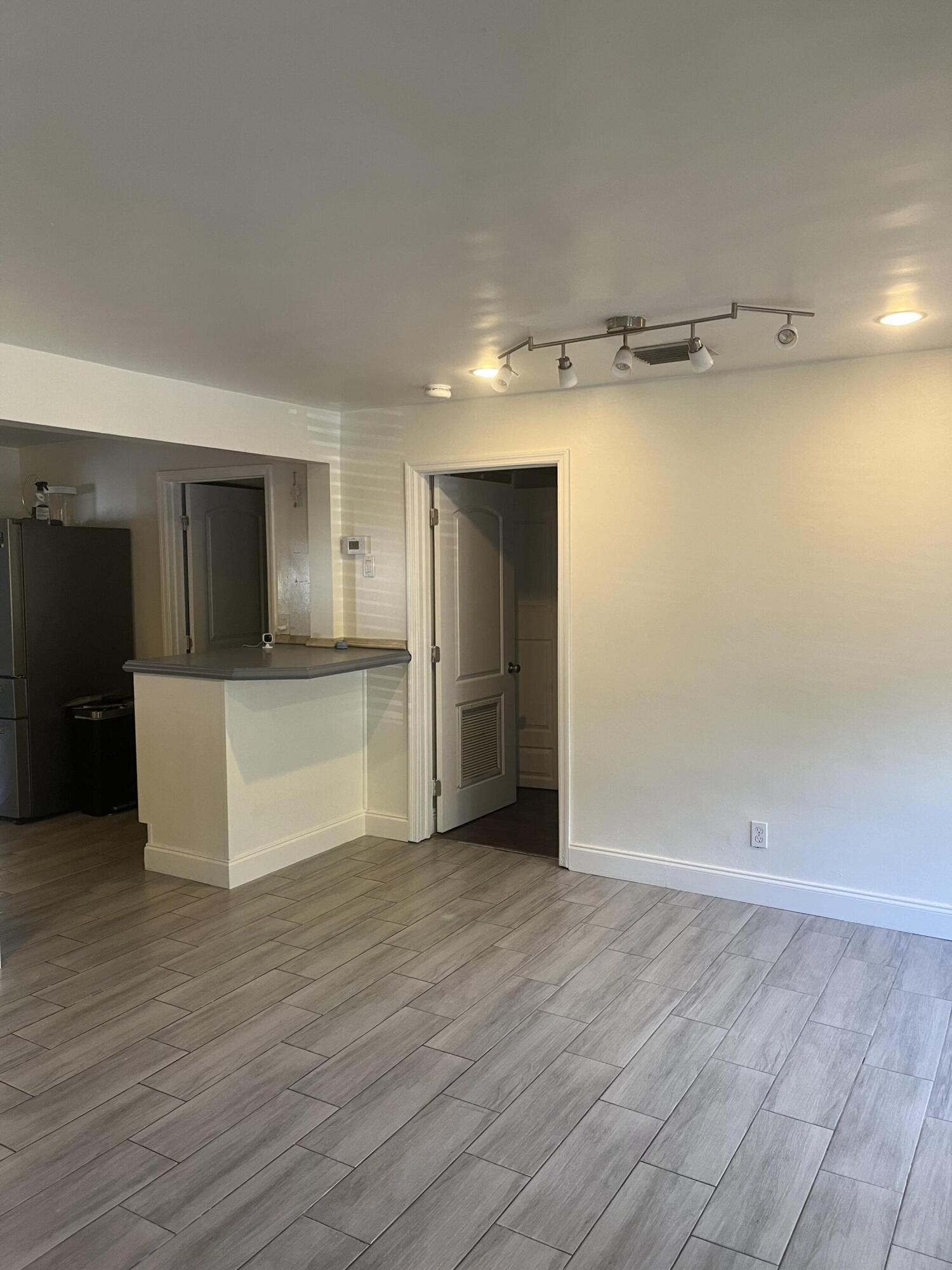 5714 Greene Street Hollywood, FL 33021 - Photo 3 of 17 IMG_2667