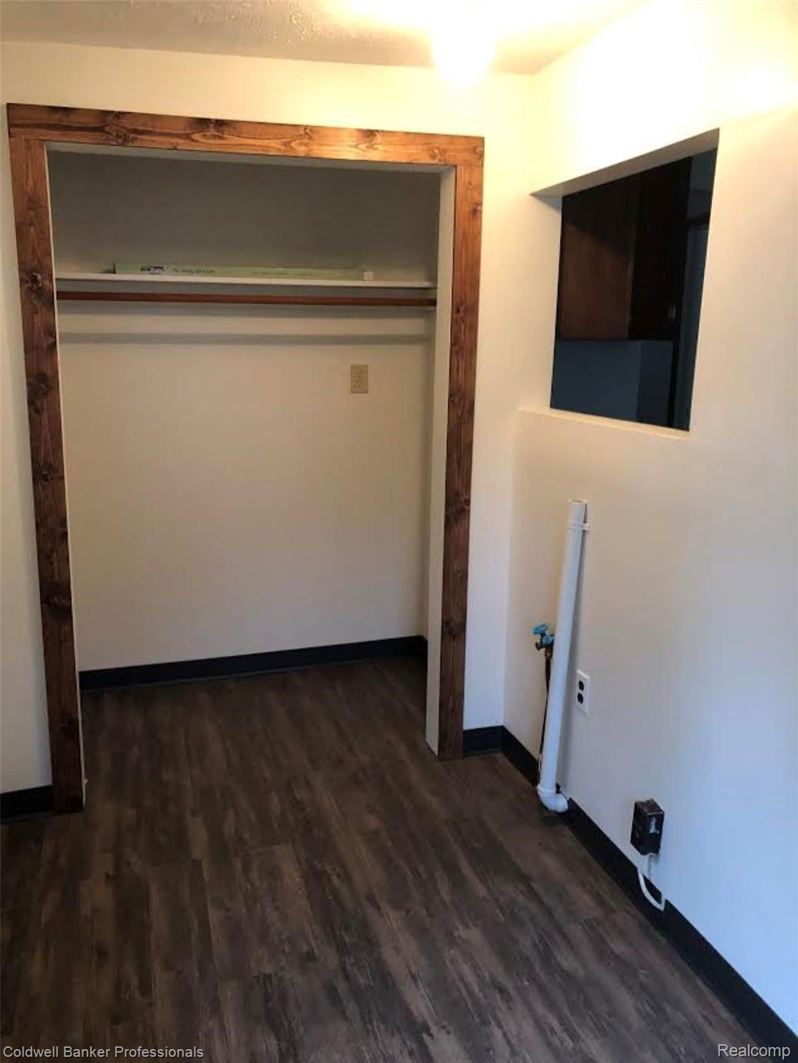 119 East 3rd Street Perry, MI 48872 - Photo 13 of 16 119 Mudroom.jpg
