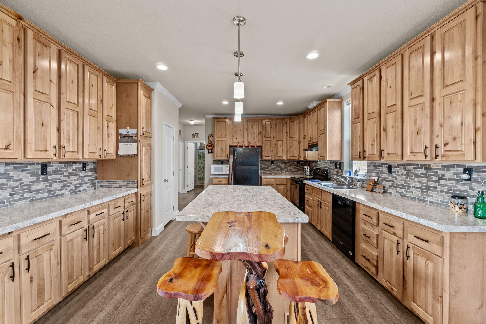 22750 Nelson Road Bend, OR 97701 - Photo 8 of 67 67-web-or-mls-DSC06527