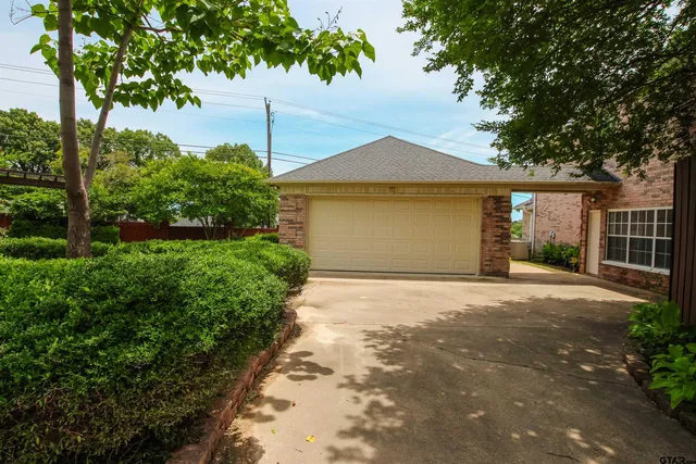 $507,999 | 5718 Gloucester Drive, Tyler, TX 75707