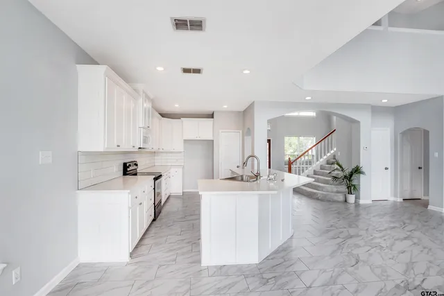 $507,999 | 5718 Gloucester Drive, Tyler, TX 75707