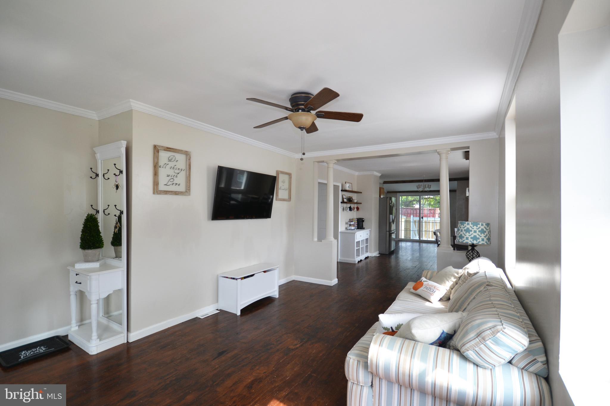 4109 Oak Road Baltimore, MD 21227 - Photo 4 of 21