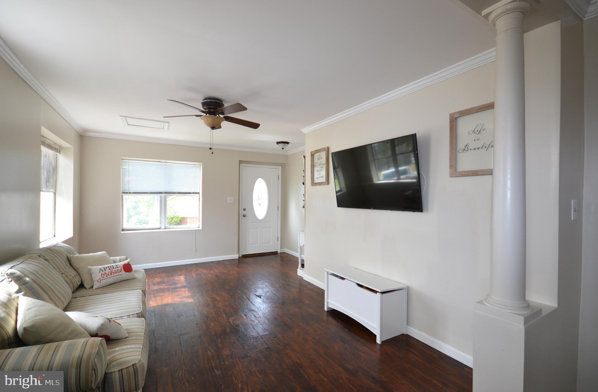 4109 Oak Road Baltimore, MD 21227 - Photo 5 of 21