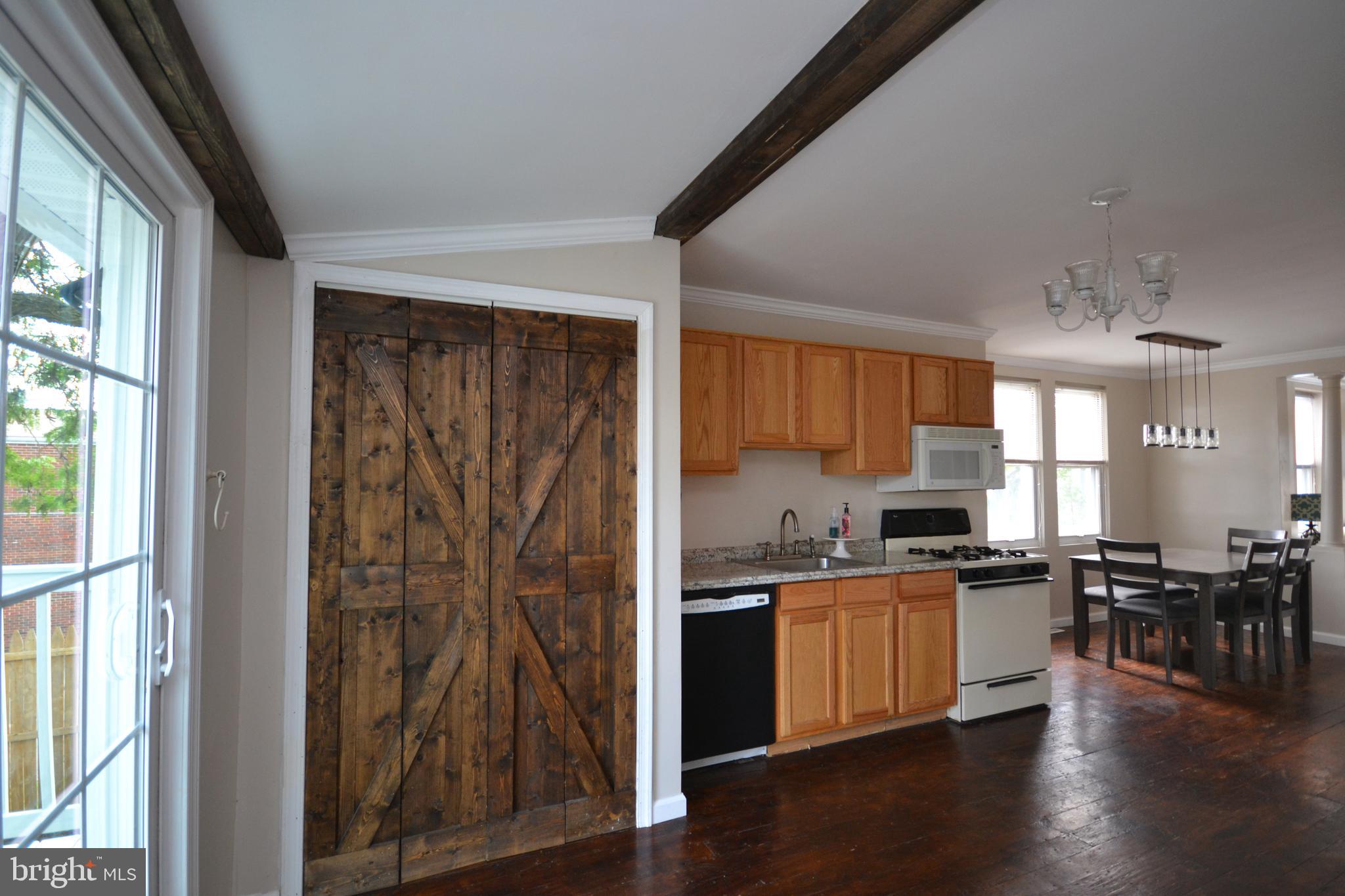4109 Oak Road Baltimore, MD 21227 - Photo 9 of 21
