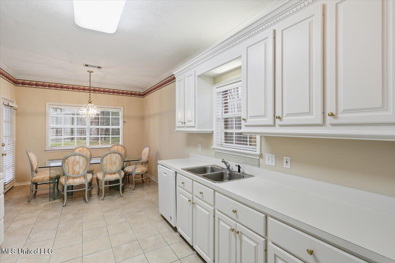 123 Chestnut Drive Brandon, MS 39047 - Photo 11 of 26 11-123 Chestnut Dr _ Home Tours MS