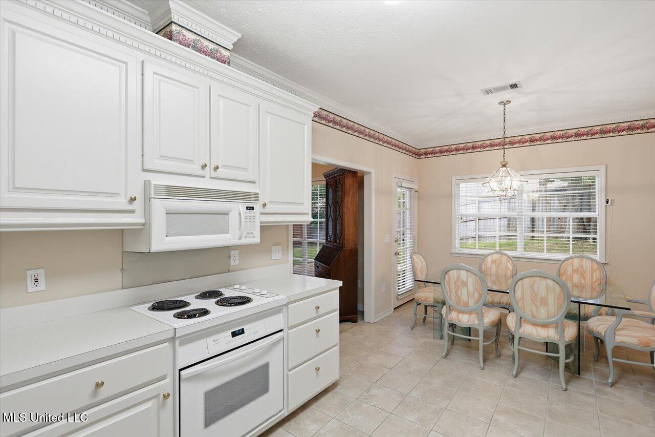 123 Chestnut Drive Brandon, MS 39047 - Photo 12 of 26 12-123 Chestnut Dr _ Home Tours MS